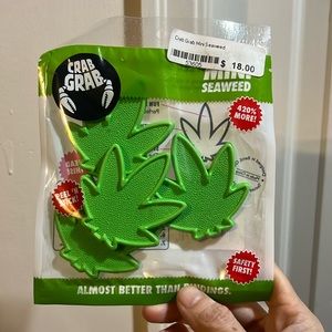 Snowboard crab grabs